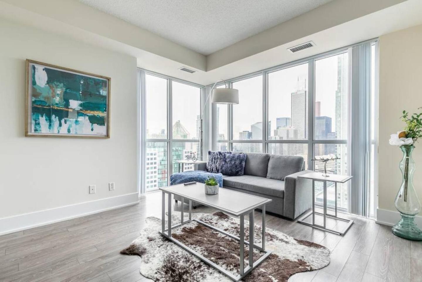 Luxury 1Br Condo - King Bed With City Views Toronto Exterior photo